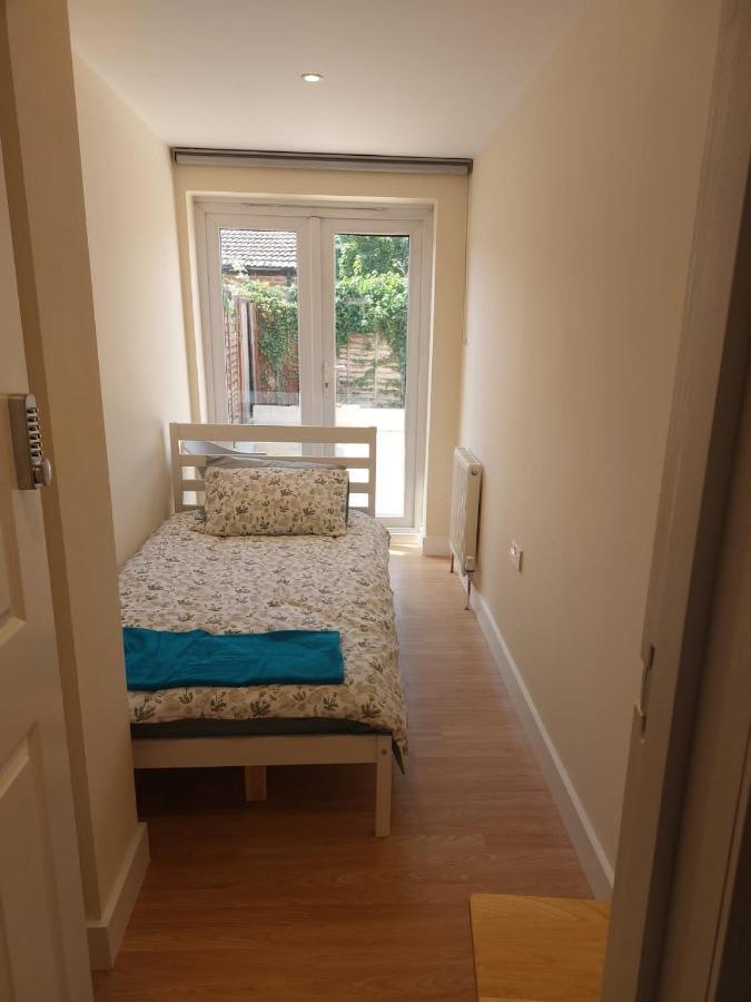 Vibrant Single Room Only For One Adult เซาธอล ภายนอก รูปภาพ