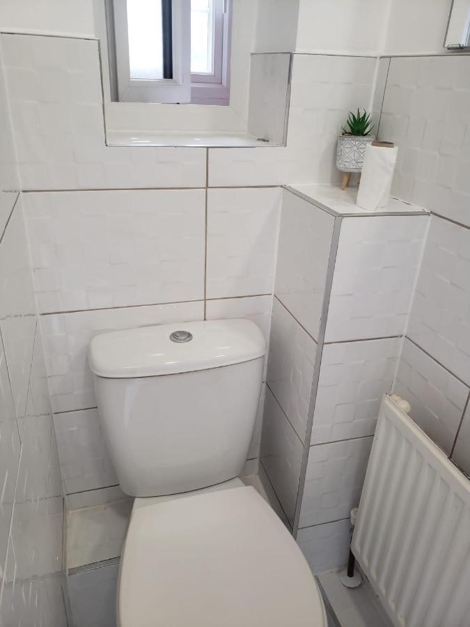Vibrant Single Room Only For One Adult เซาธอล ภายนอก รูปภาพ